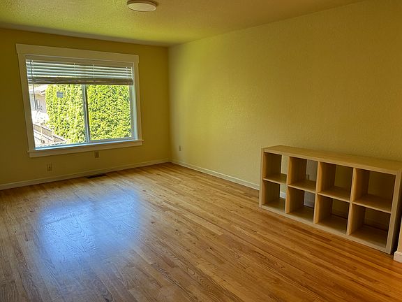 4th image of 6149 115th Pl SE