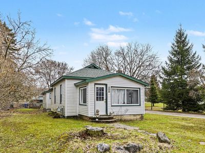 208 N Beech St, Bellaire, MI, 49615