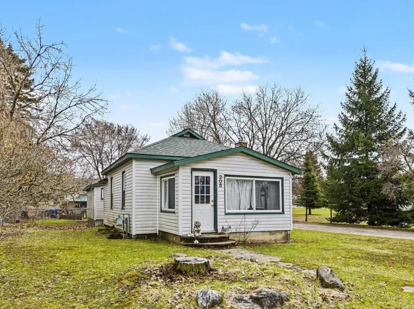 208 N Beech St, Bellaire, MI 49615