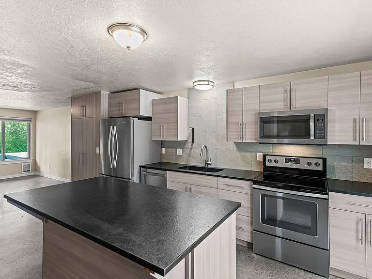 2150 Hill St #1 — Photo 9