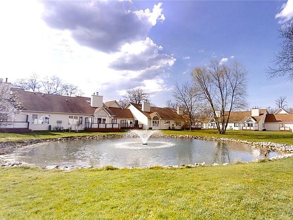 4th image of 44 Spicebush Ln
