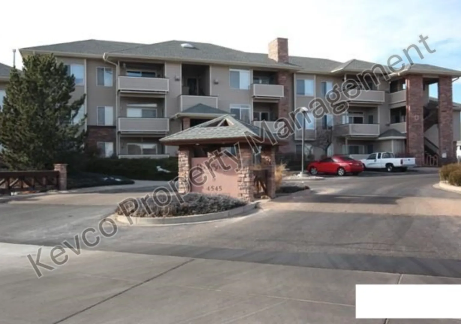 Spacious one bedroom apartment! — Photo 1