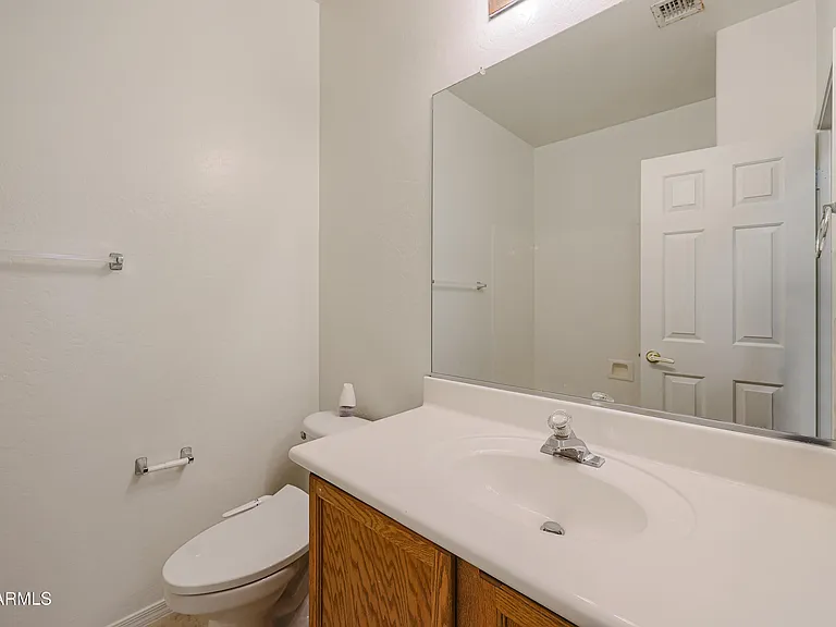 2470 W Warren Dr — Photo 28