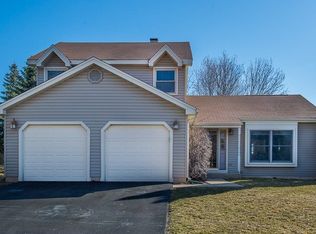 1151 Driftwood Ln, Bartlett, IL 60103