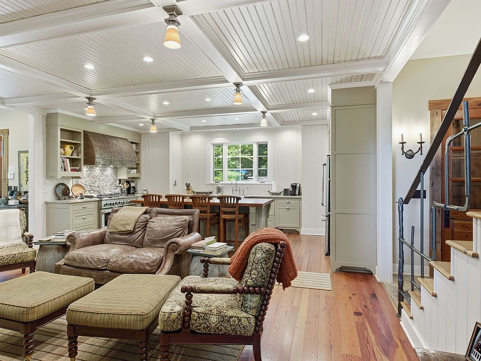 19th image of 167 Pollywood Ln