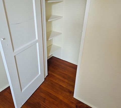 4th image of 300 Allendale Rd #3