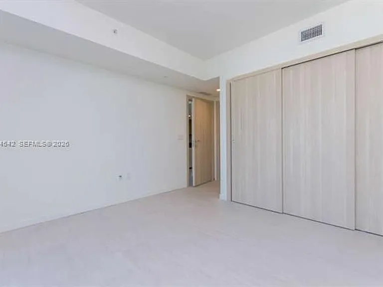 1000 Brickell Plz #CU-4104 — Photo 13
