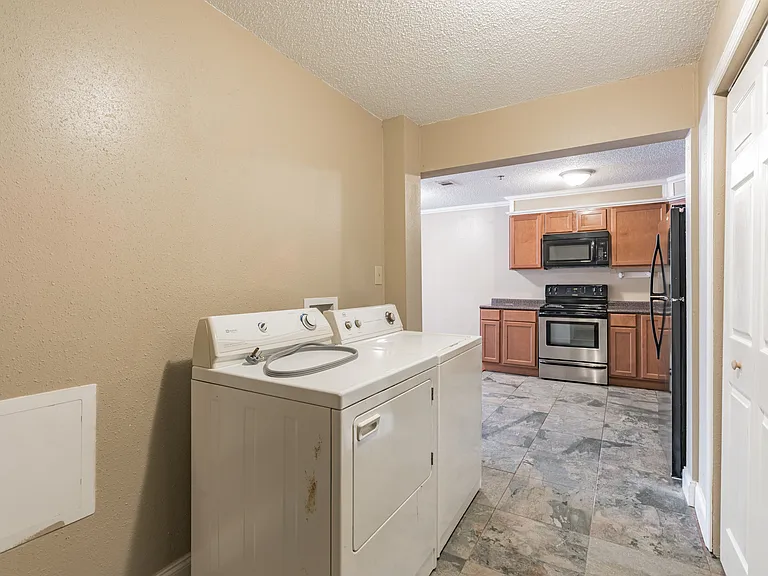 Destin Apartments — Photo 15