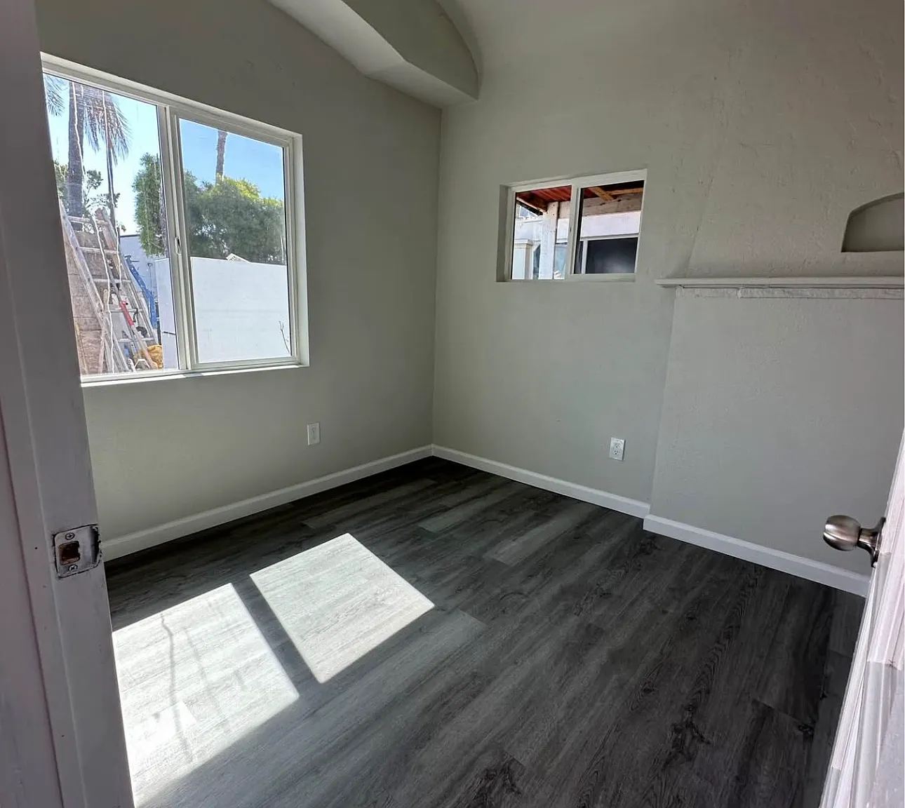 3 bed, 1100 sqft, $3,200 — Photo 3
