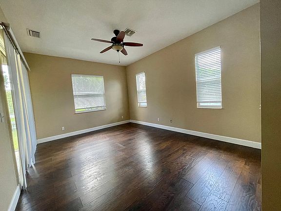 5th image of 3709 SW 19th Pl