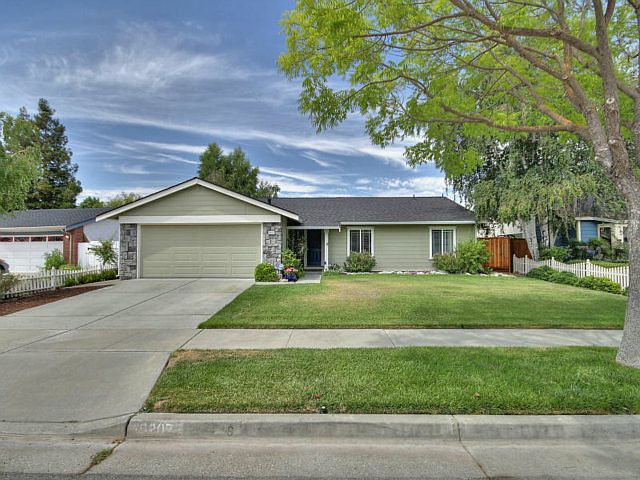 1st image of 9207 Solana Dr