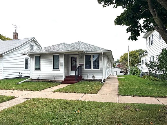 2nd image of 404 Kilbourn Ave