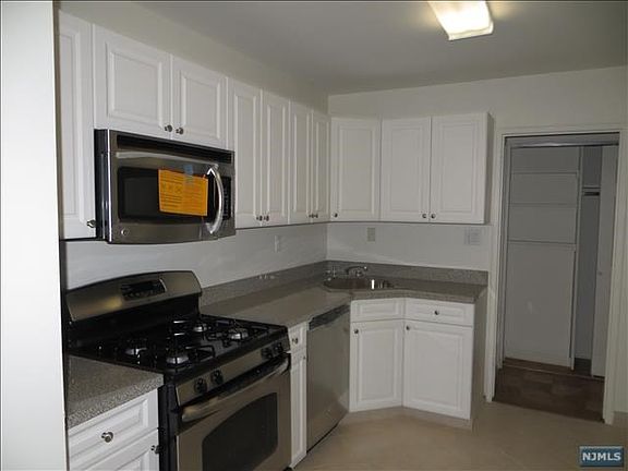 2nd image of 2077 Center Ave APT 3G