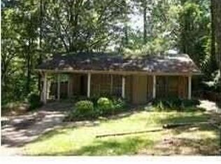 2806 Tara Rd, Jackson, MS 39212