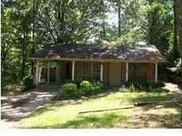 2806 Tara Rd, Jackson, MS 39212