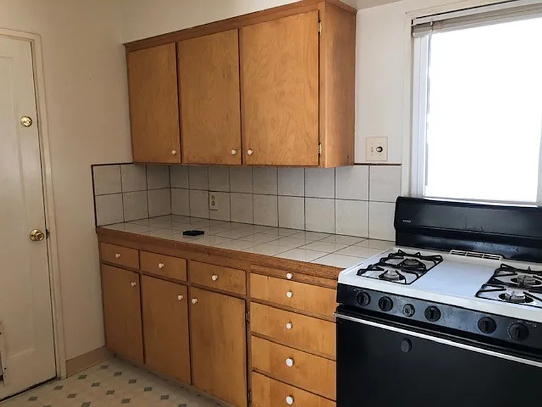 4795 SW Maple Ave — Photo 2