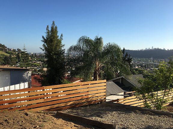 4th image of 3608 Roseview Ave