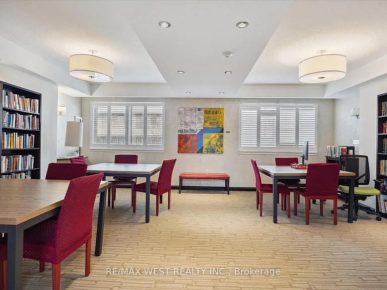 225 Davenport Rd #503 — Photo 31
