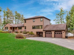 561 Reservoir Rd, Lunenburg, MA 01462