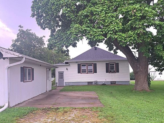 5th image of 2105 N E Ave