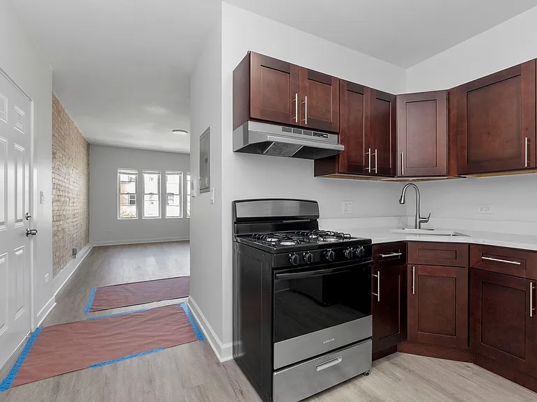 8201 S Paulina St — Photo 33