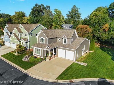 313 River Wood Trl, Milford, MI, 48381
