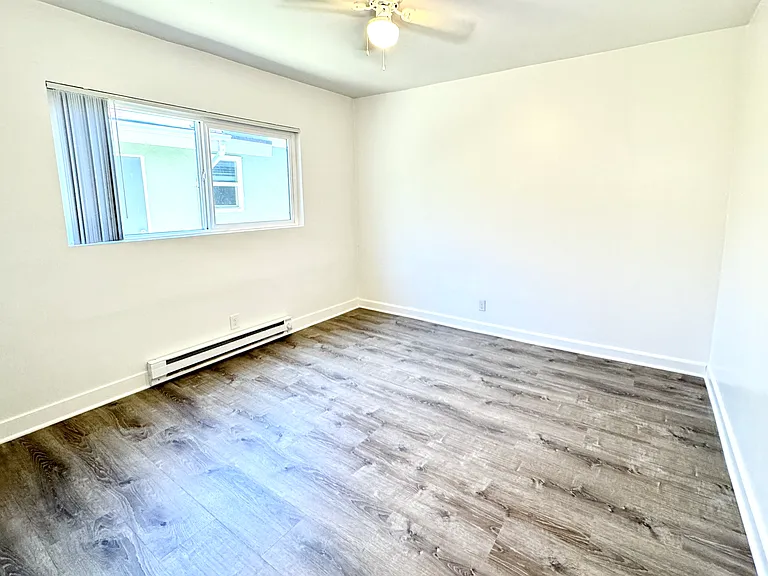 21111 Wood Ave #0 — Photo 18