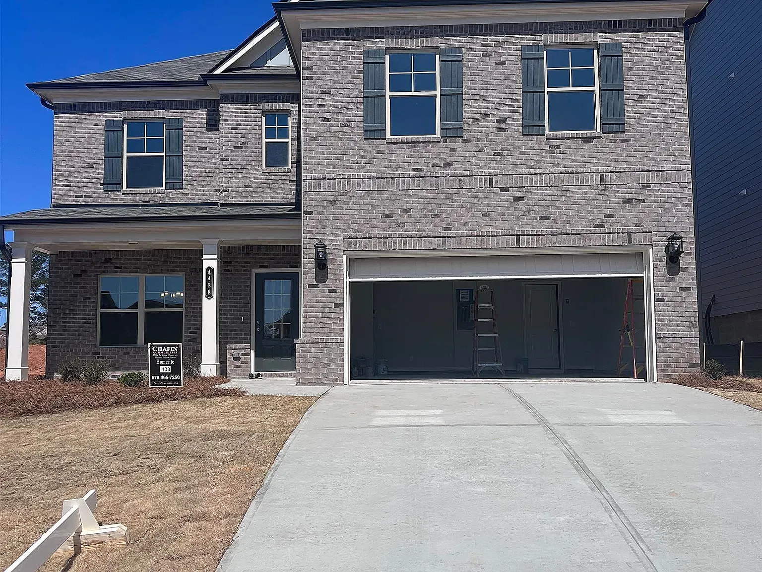 4 bed, 2800 sqft, $2,585 — Photo 1