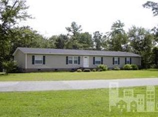 213 Groves Point Cir, Hampstead, NC 28443