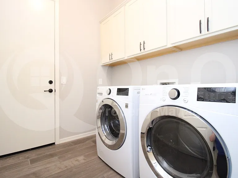 2051 E Wisteria Dr — Photo 17