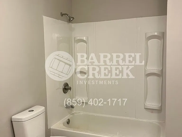 125 Devonia Ave — Photo 10