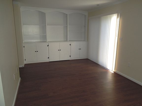 2nd image of 13 Stonewall Ct