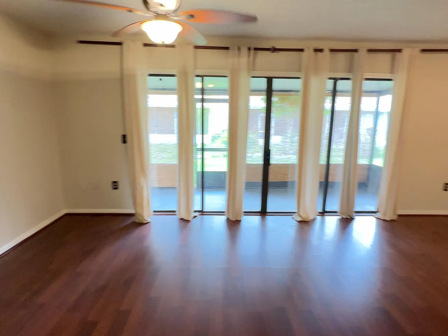 2 bed, 1.5 bath, 1190 sqft, $1,900 — Photo 2