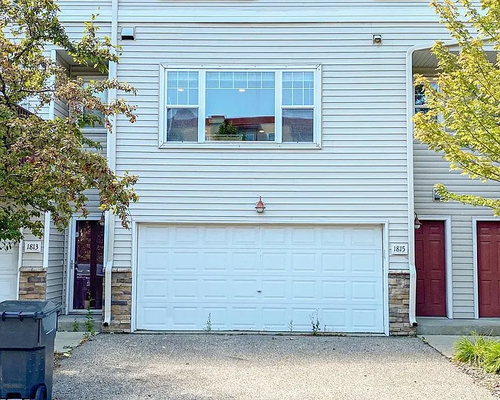1815 3rd St NE — Photo 11