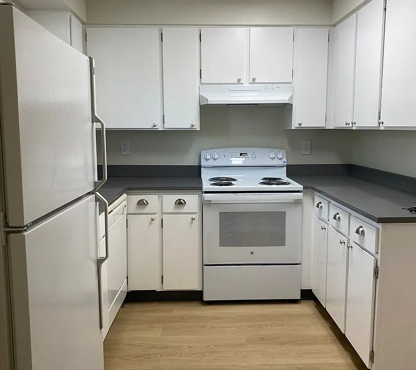 7845-7895 SW Hillcrest Pl #11801-11803