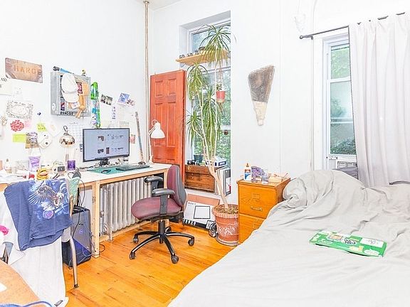 3rd image of 475 Willoughby Ave #2F