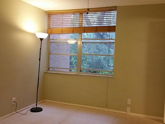 5th image of 9440 Live Oak Pl APT 203