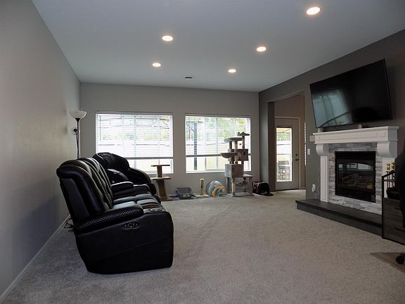 5th image of 2368 14th St NW