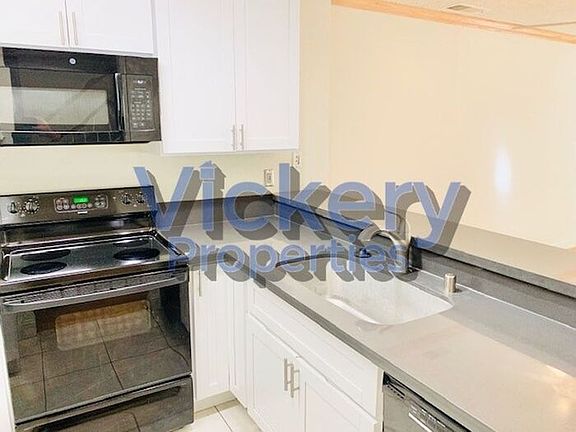 5th image of 4109 Amberwood Cir
