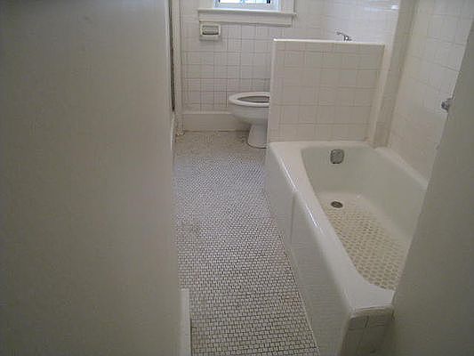 4th image of 3080 32nd St APT 3