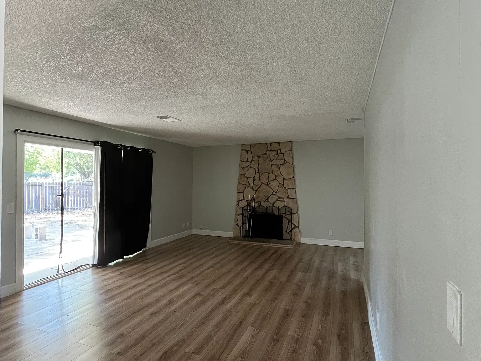 4 bed, 1424 sqft, $3,300 — Photo 4