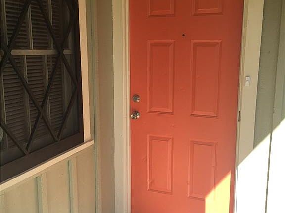 3rd image of 2842 Bennett Dr