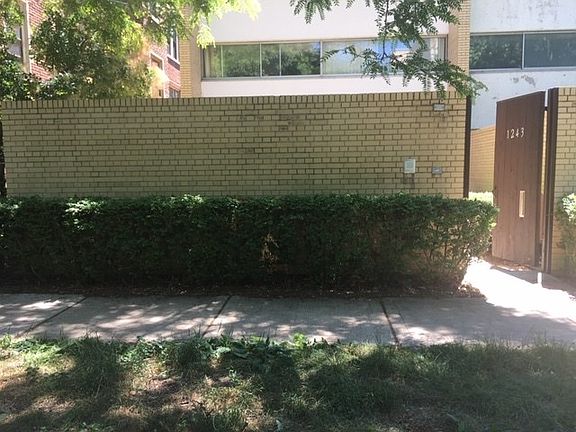 3rd image of 1243 E Madison Park