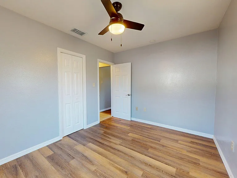 2205 20th St W — Photo 12