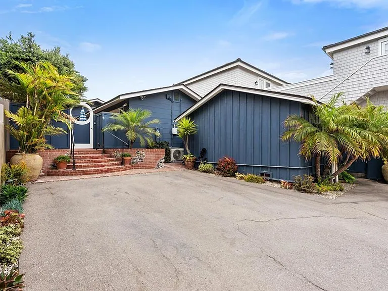 2028 Ocean Front — Photo 29