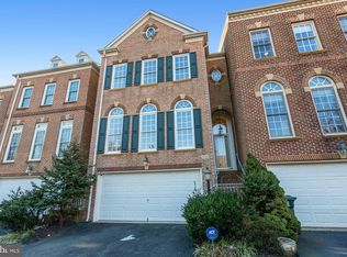 12411 Dorforth Dr, Fairfax, VA 22033