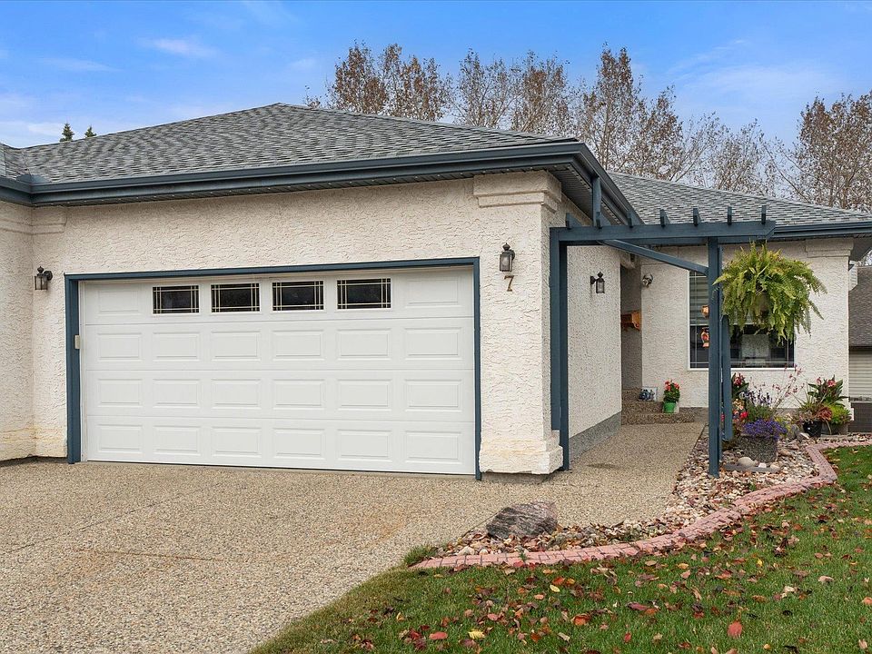 1st image of 7 Linkside Pl