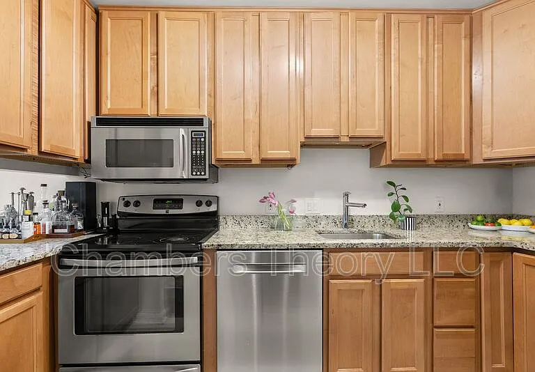 1651 Lamont St NW #2E — Photo 7