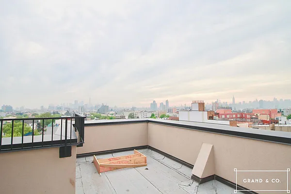 Rented by Grand & Co. | media 31