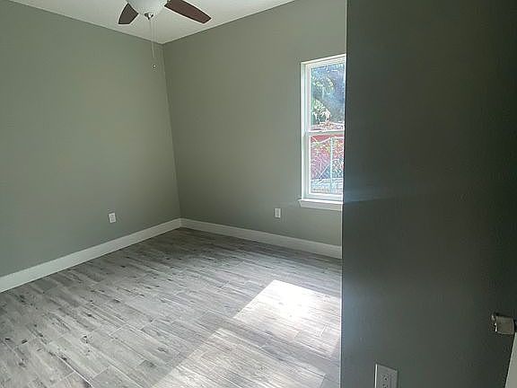 4th image of 1320 E Church St